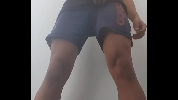 Cheguei da academia e gozei 