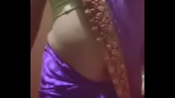 Epic saree navel