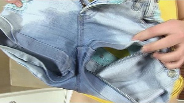 Piss fetish babe drenches self in pee