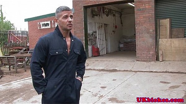 Gaysex UK stud pays debt with his tight ass