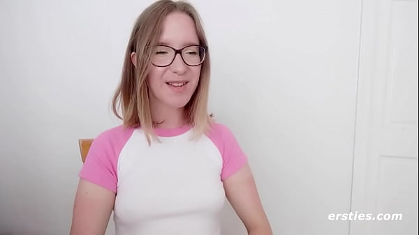 Cute Babe Fingers Herself By the Ocean