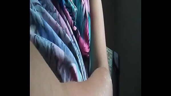 Snowbunny fingering herself  