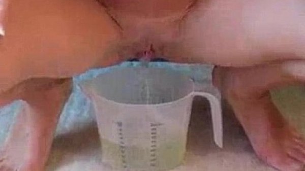 Glimpse girls peeing a lot again