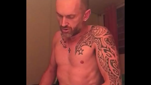 I give my cum to faggot in need of it 