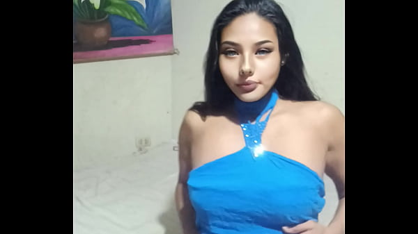 Qued&aacute;ndome en casa de mi madrastra cachonda.