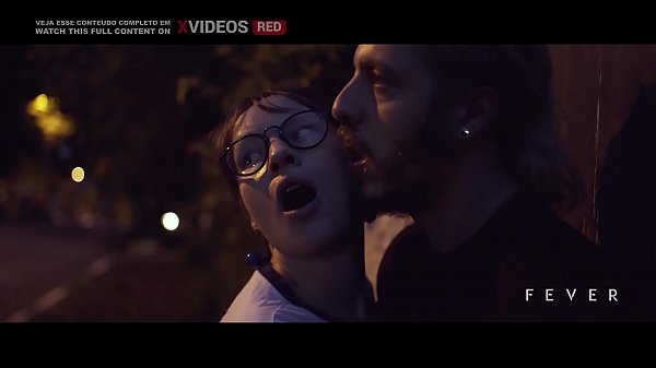 Alem&atilde;o comendo uma novinha pela primeira vez