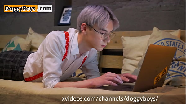 Karol's Tempting Boy Pucker  