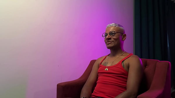 Personal fodeu o casado rabudo no sigilo e encheu a cuceta dele de porra 