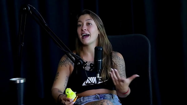 VEJA A ENTREVISTA SAFADA E CHEIA DE PUTARIA COM A FLOR DE DAMIANA COM VOV&Ocirc; MOAI NO PORN CAST BRAZIL - PARTE 2 (WATCH ON: SHEER/RED) 