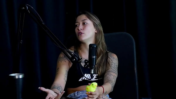 VEJA A ENTREVISTA SAFADA E CHEIA DE PUTARIA COM A FLOR DE DAMIANA COM VOV&Ocirc; MOAI NO PORN CAST BRAZIL - PARTE 2 (WATCH ON: SHEER/RED) 