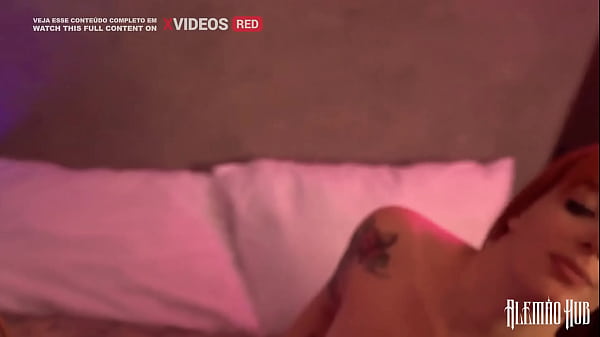 M&eacute;nage selvagem com Dreadhot e Mel Fire, duas ruivas e muita putaria