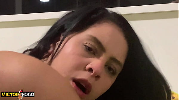 Baixinha gostosa gemendo gostoso no pau