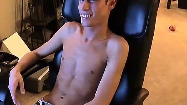 Gay guys Jared is jumpy about his very first time draining off on 