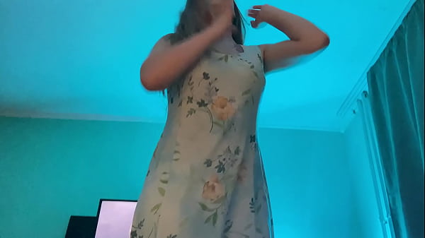 замужняя соседка пришла сосать мой хуй  