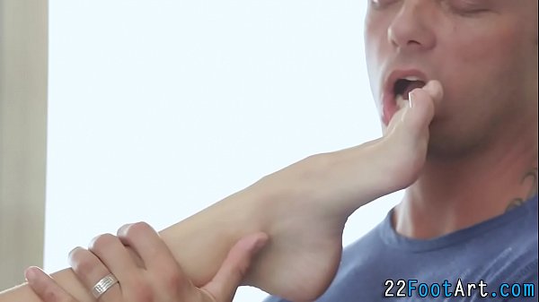 Beauties feet drips cum  