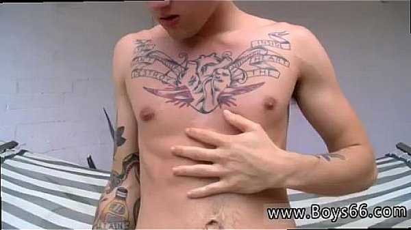 Men pissing hot fuck movies gay Chris Porter Splashes It Out 