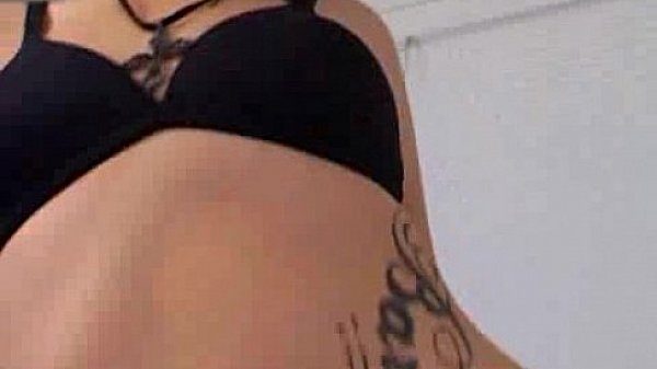 Arousing gothic girl