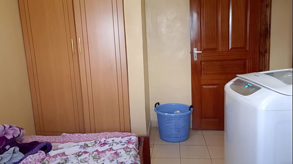 केन्याई विश्वविद्यालय के छात्र पानुस मकुंडु असुबुही मॉर्निंग ग्लोरी