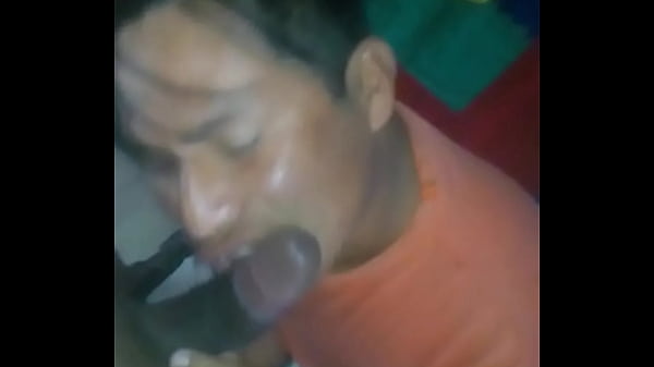 Un serrano prueba pene de venezolano 