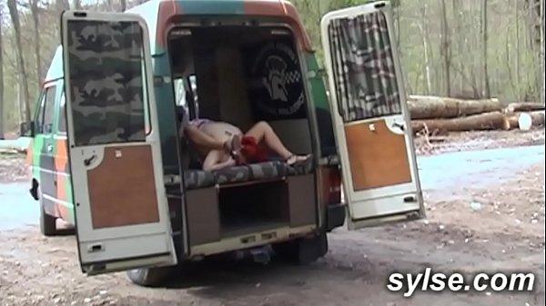 Des copines qui aiment l'exhib et la partouze