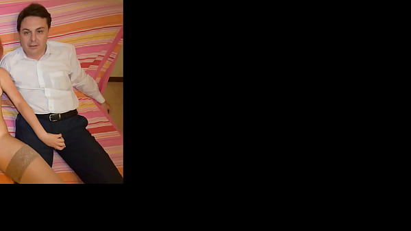 Margherita Fuxia si masturba con una banana al "Dipr&egrave; plus Felicitas for Sex"