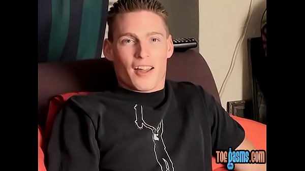 Foot fetish fan wanks off to a pair of sexy smelly feet