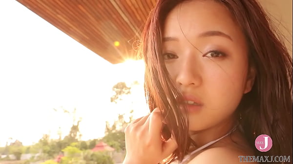 Glamorous Asian babe in sexy lengerie poses to show her juicy body [bmay-008]