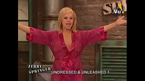 Jerry-Springer-Unleashed-Mud-Wrestling