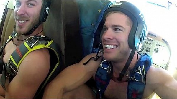 naked skydiving 2