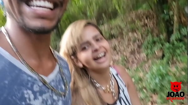 Putaria no carro e no ar livre