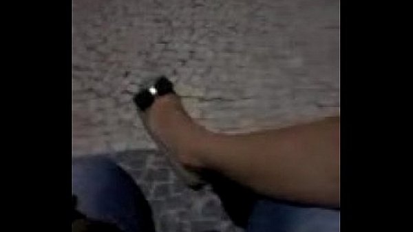 Bulinei a rola dele na pra&ccedil;a e ngm viu