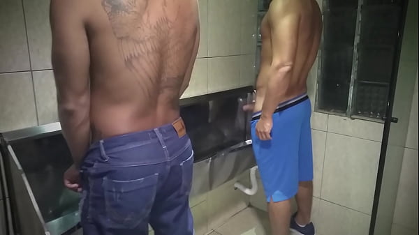 Pega&ccedil;&atilde;o no banheirrao 