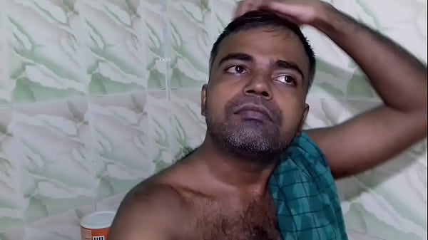 desi bathing guy