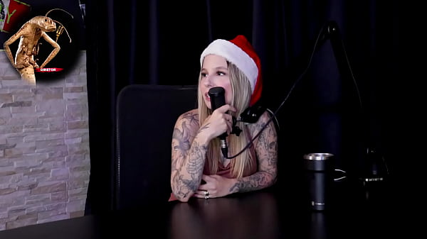 Safada se masturba ap&oacute;s dizer que tem vontade de fazer m&eacute;nage, nunca foi em casa de swing, gosta de uns tapas, e perdeu a virgindade com... - Baby Fire (WATCH ON: SHEER/RED)