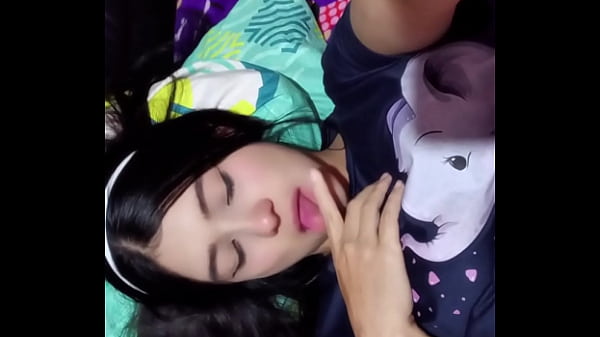 ACTRIZ PORNO YULIETHGOMEZ SE MASTURBA SUS RICAS TETAS  