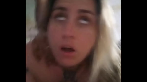 Esas nalgas rebotan que rico me gusta chuparla toda y que me de bien rico