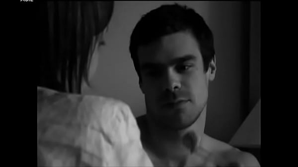 Whos know movie title or female artist name,thanks