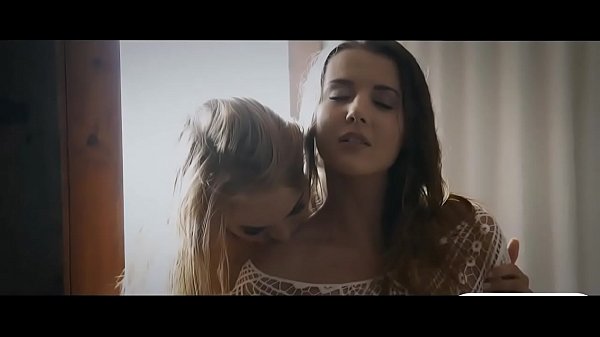 Glamour babes licking each others twats