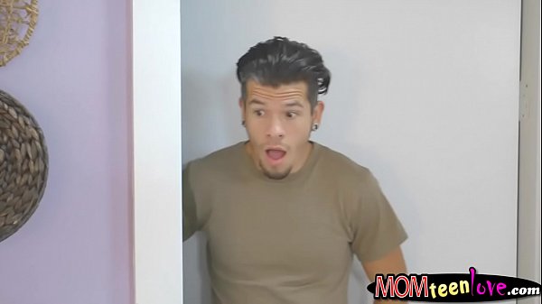 Stepmom and teen enjoyed nasty 3way sex inn the bedroom