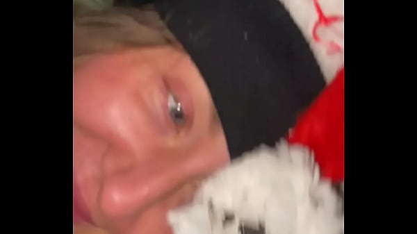 Cracky stuffs her pussy Nando's