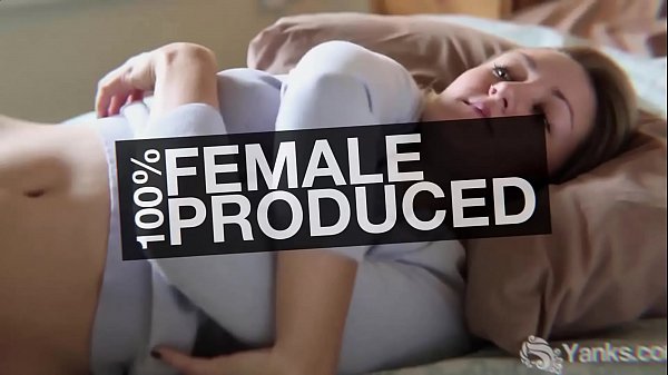 Yanks Cutie Jessica Creepshow Toys Her Pussy