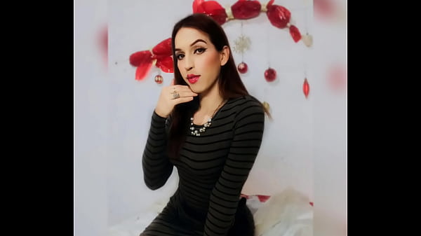 The trans from Colima Allison Ailyn opens the Christmas present  