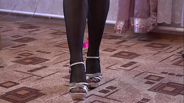 Amateur foot fetish dressing up in pantyhose and high heeled sandals Sexy butt