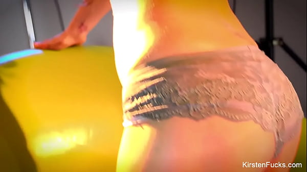 Lesbian sex video on Tube Wolf