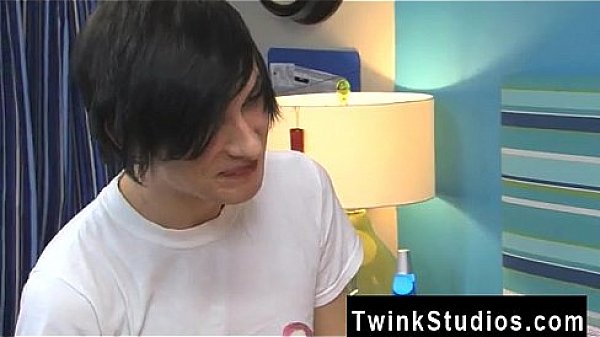 Hot twink scene Aidan and Preston are d out in the bedroom 