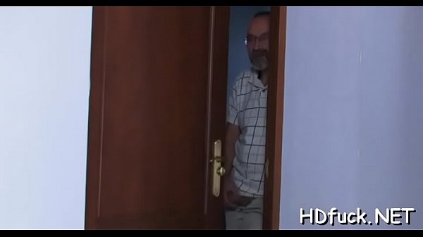 Hawt sweetie enjoys hardcore ride  