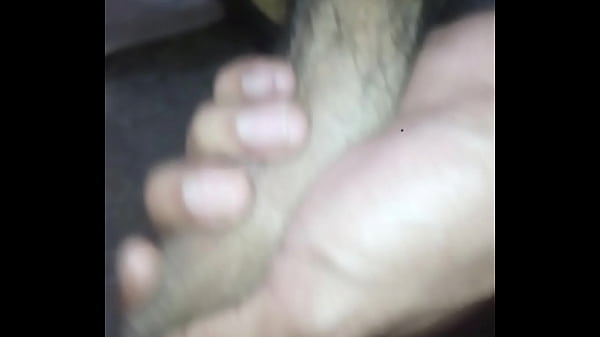 Gran Pen&eacute; siendo masturbado parte 2 