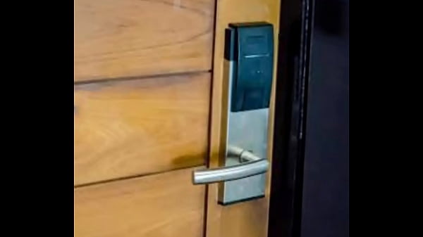 Escutando casal fazendo sexo  em hotel  