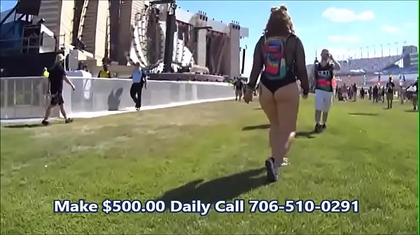 Pawg Whooty Showing Off Huge Ass 