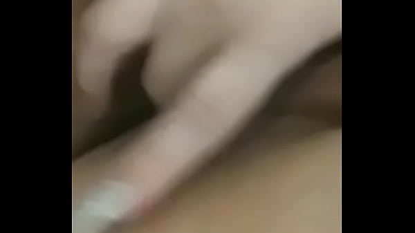 BBW fingering herself  